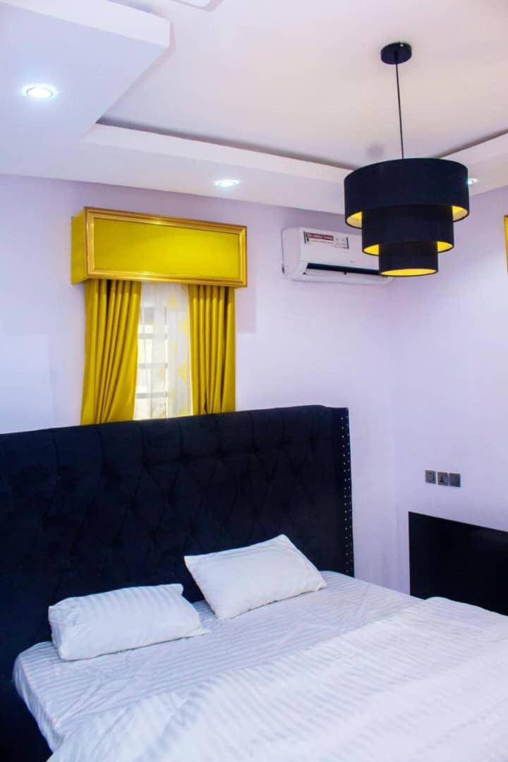 A And T Apartment Ikorodu Exterior foto