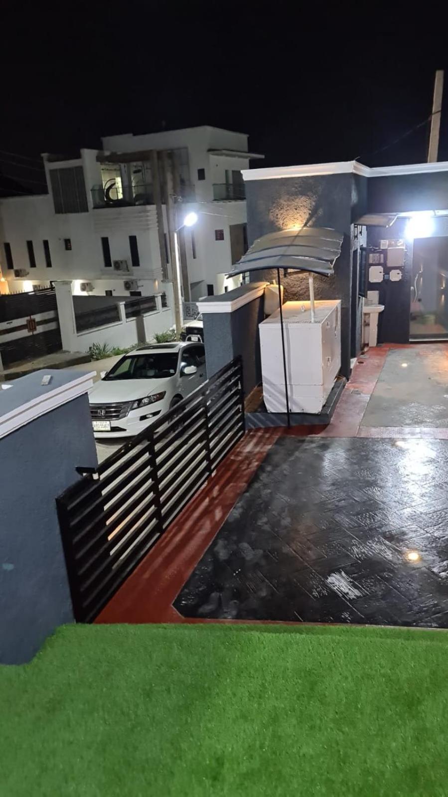 A And T Apartment Ikorodu Exterior foto